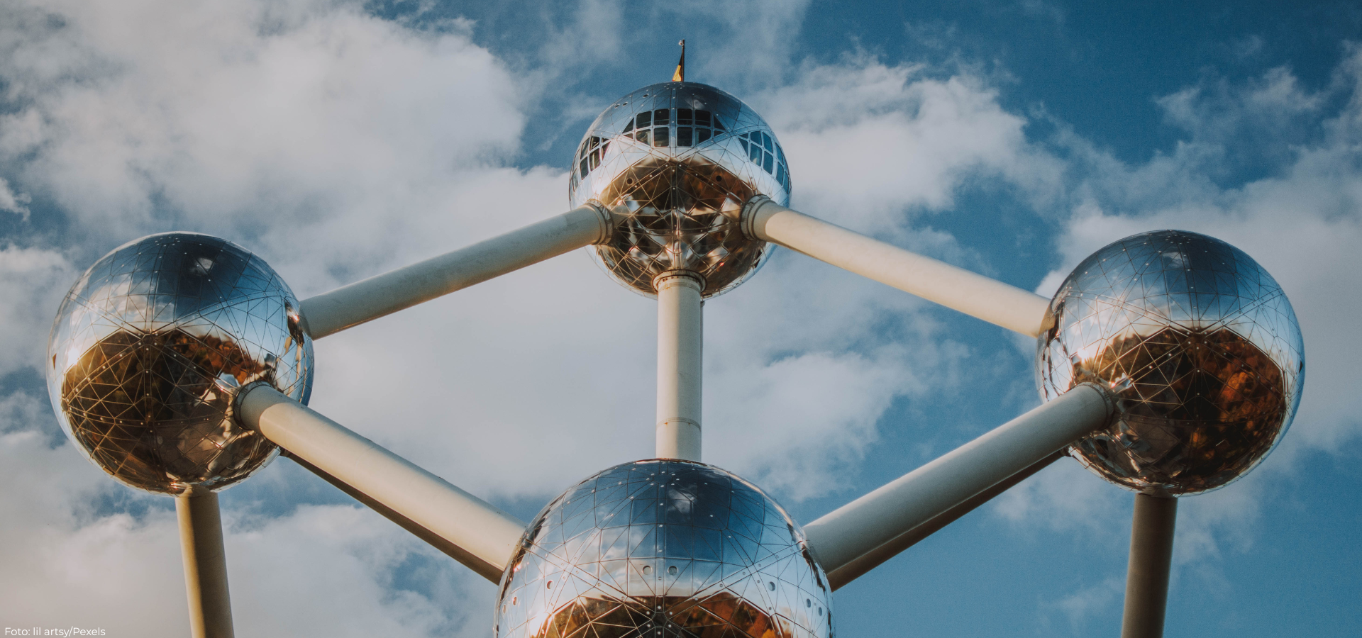 Grafik: zwei Schlüssel verbunden durch einen Ring